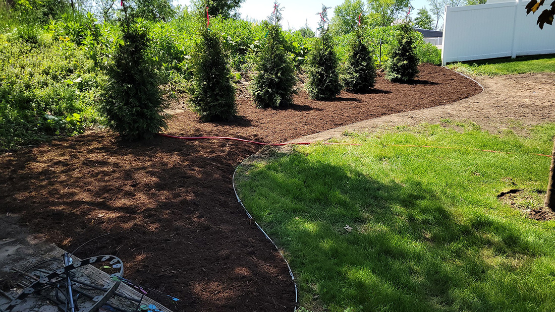 Mulching and landscaping Jackson MI